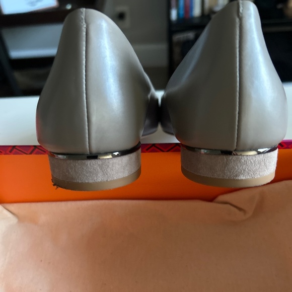Tory Burch grey heron point toe flat - Picture 5 of 5